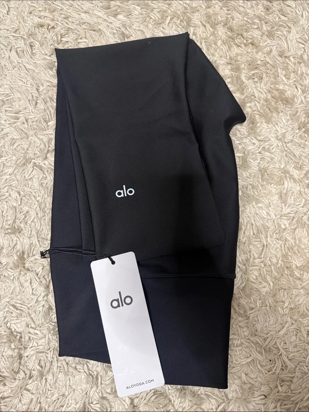 ALO Yoga High-Waist Airlift Leggings — Black with White Logo